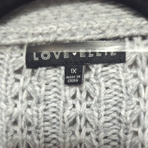 Cozy Gray Women's Cardigan - Picture 2 of 6